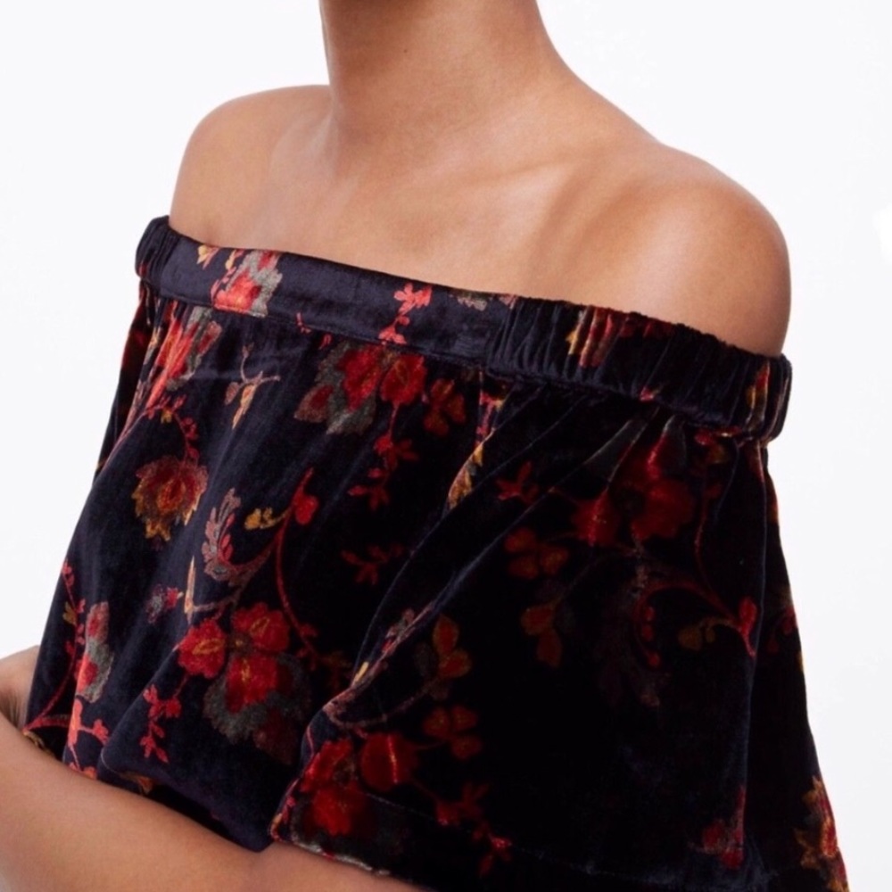 LOFT velvet off the shoulder top in black floral Dark feminine Whimsigoth Size S - Picture 3 of 7